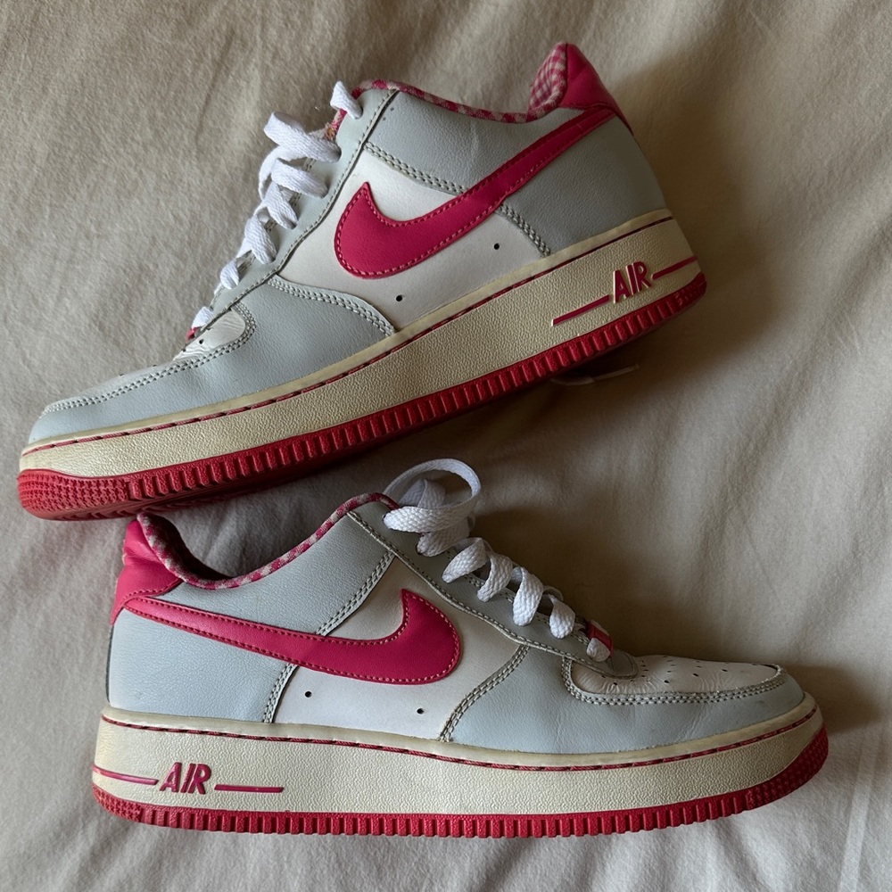 Nike Air Force 1 Gray and Pink Sneakers